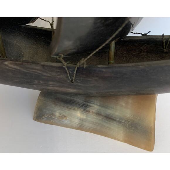 Vintage Wooden Clipper Ship Three Masts Lacquered Finish 11 1/4"h x 14"l - Picture 7 of 10